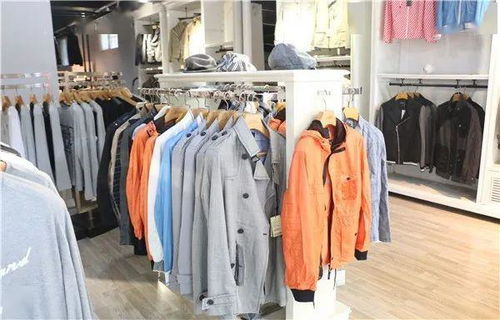 外套免费送 乐山这家品牌服装工厂店亏损大甩卖 全场10元起...抢疯了